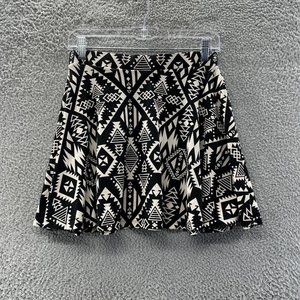 PINK Victoria Secret Skirt Womens Medium Beige & Black‎ Aztec Pleated Mini Skirt